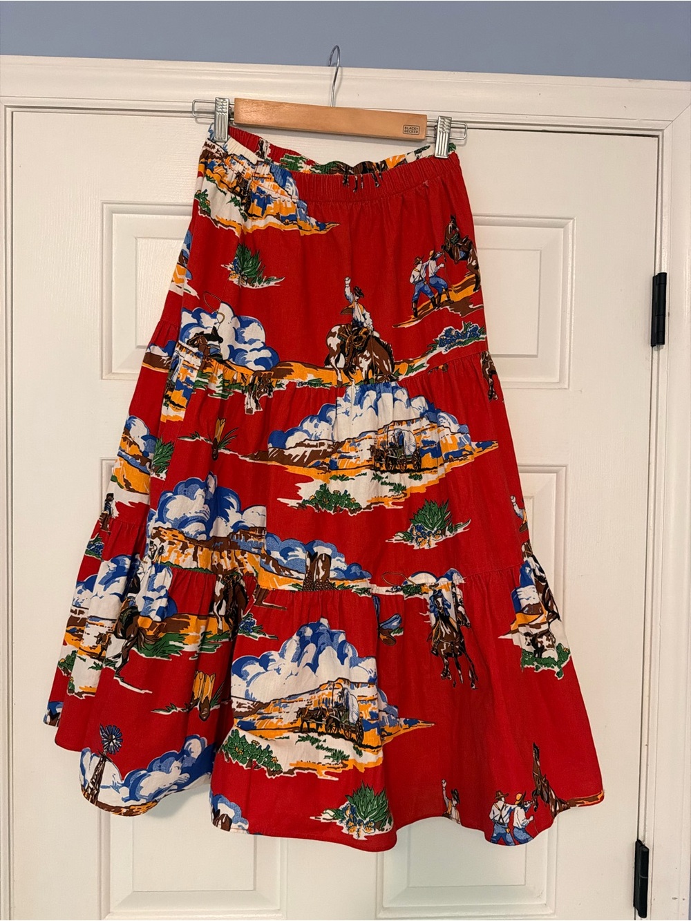 Vintage Women's Red Western horse and carriage cowboy Print Tiered Skirt